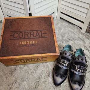 Corral Womens Black and Gray Studded Leather Shoes Size 8